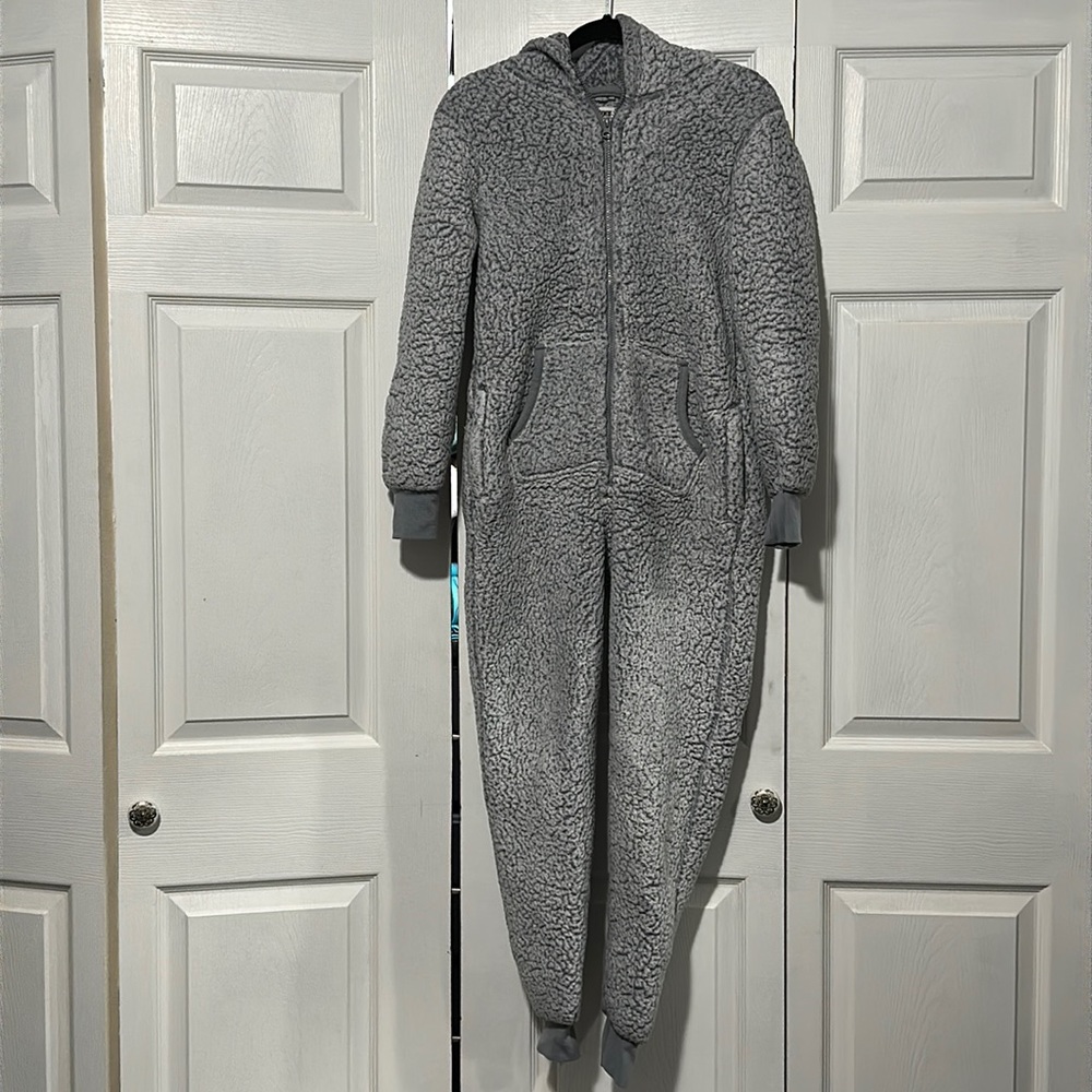 🐑Victoria's Secret PINK Sherpa Onesie.🐩